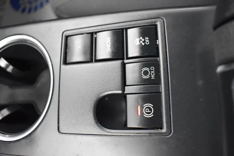 Used 2025 Toyota Highlander LE FWD image 35
