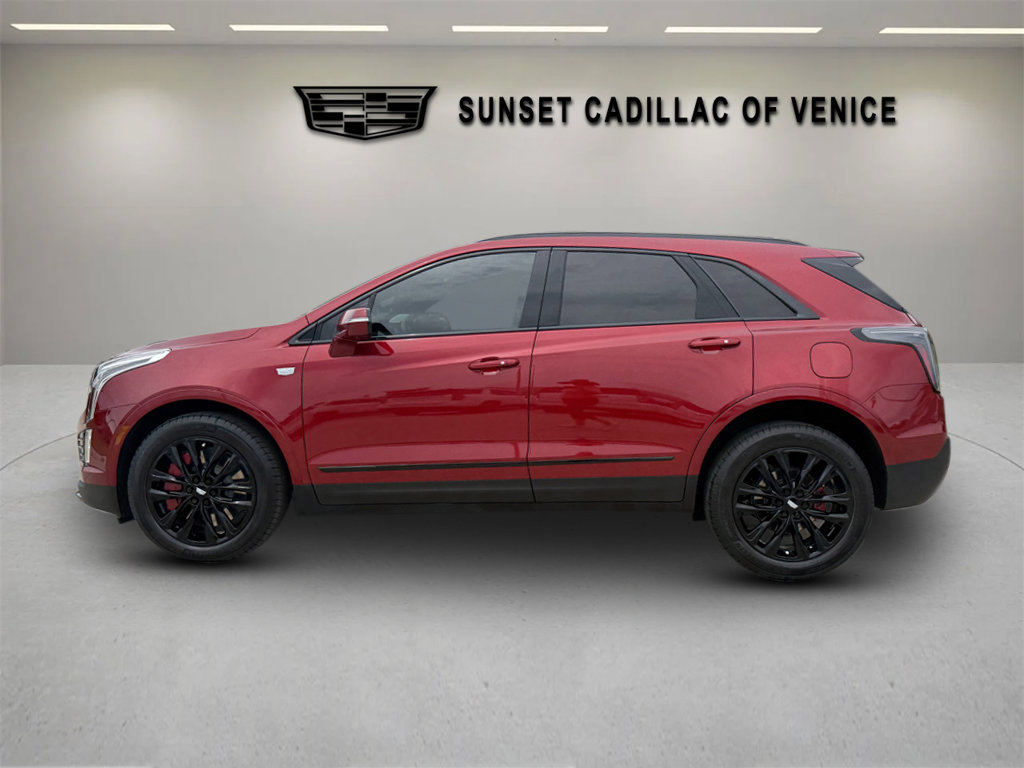 Certified 2022 Cadillac XT5 Sportv w/ LPO, ONYX Package AWD/4WD image 6