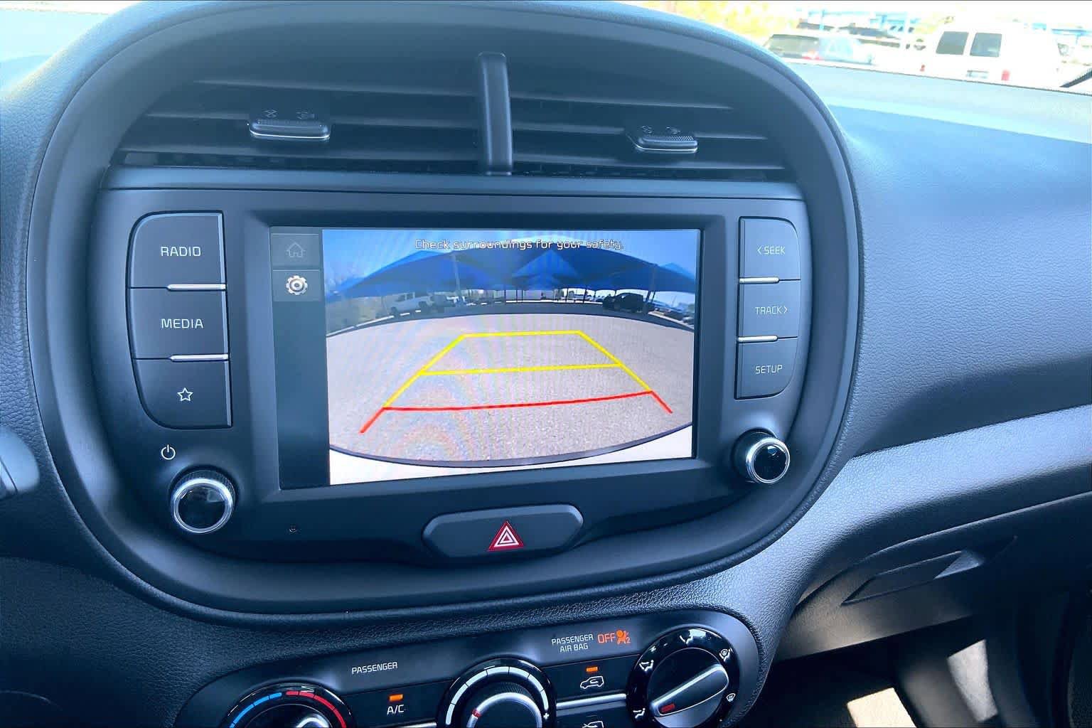 Used 2025 Kia Soul LX w/ LX Technology Package FWD image 27