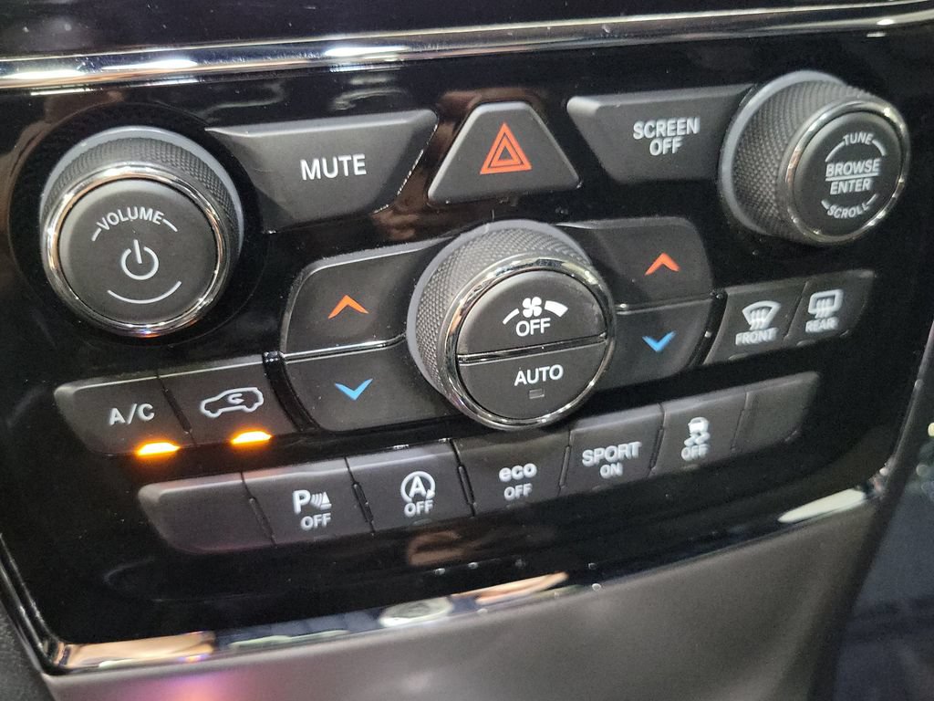 Used 2020 Jeep Grand Cherokee Altitude RWD image 31