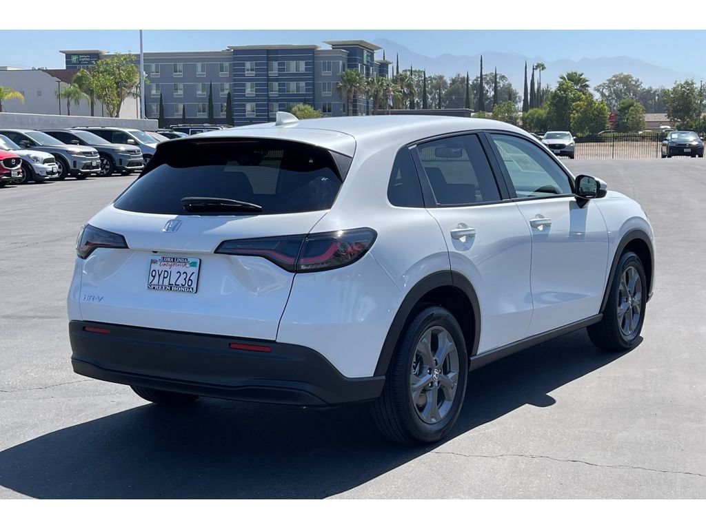 Certified 2027 Honda HR-V LX image 6