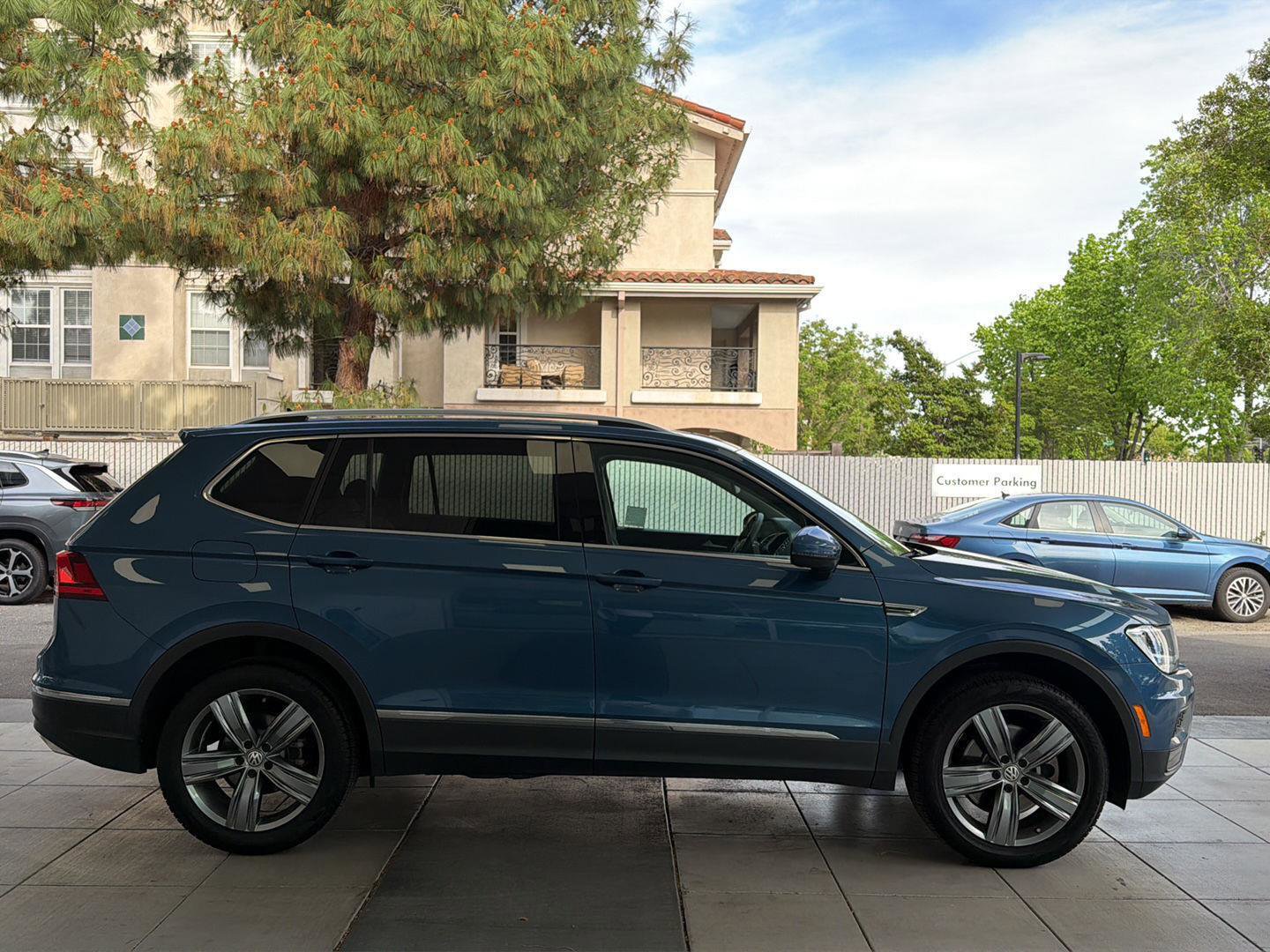 Certified 2020 Volkswagen Tiguan SEL AWD/4WD image 6