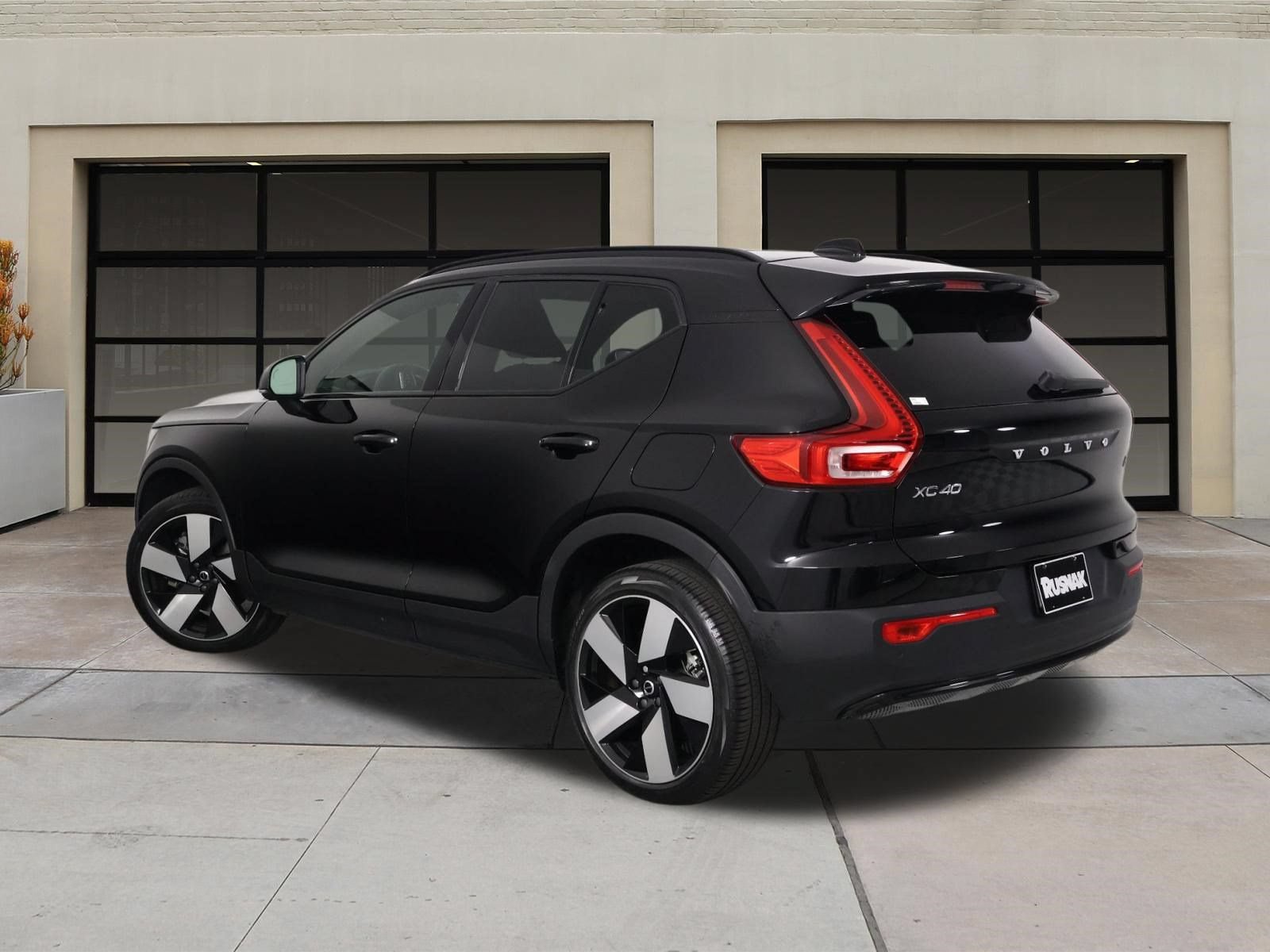 Certified 2023 Volvo XC40 Recharge Ultimate w/ Protection Package Premier AWD/4WD image 2