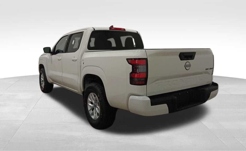 Used 2024 Nissan Frontier SV image 3