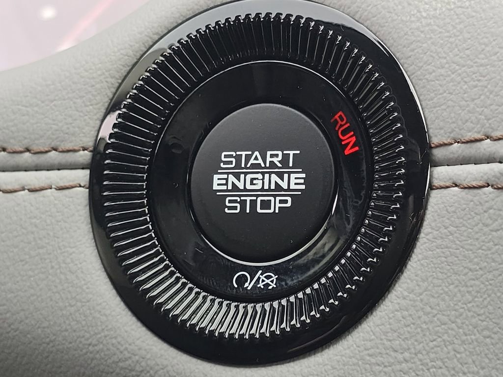 Used 2022 Jeep Compass Limited image 34