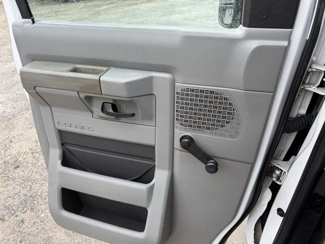 Used 2010 Ford E-150 and Econoline 150 image 8