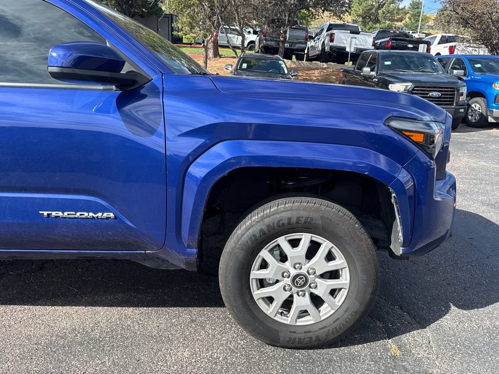 Used 2025 Toyota Tacoma SR5 AWD/4WD image 34