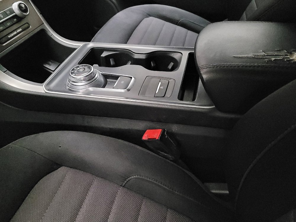 Used 2021 Ford Edge SE image 26