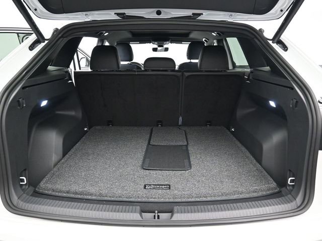 New 2026 Volkswagen Atlas Cross Sport SE image 9