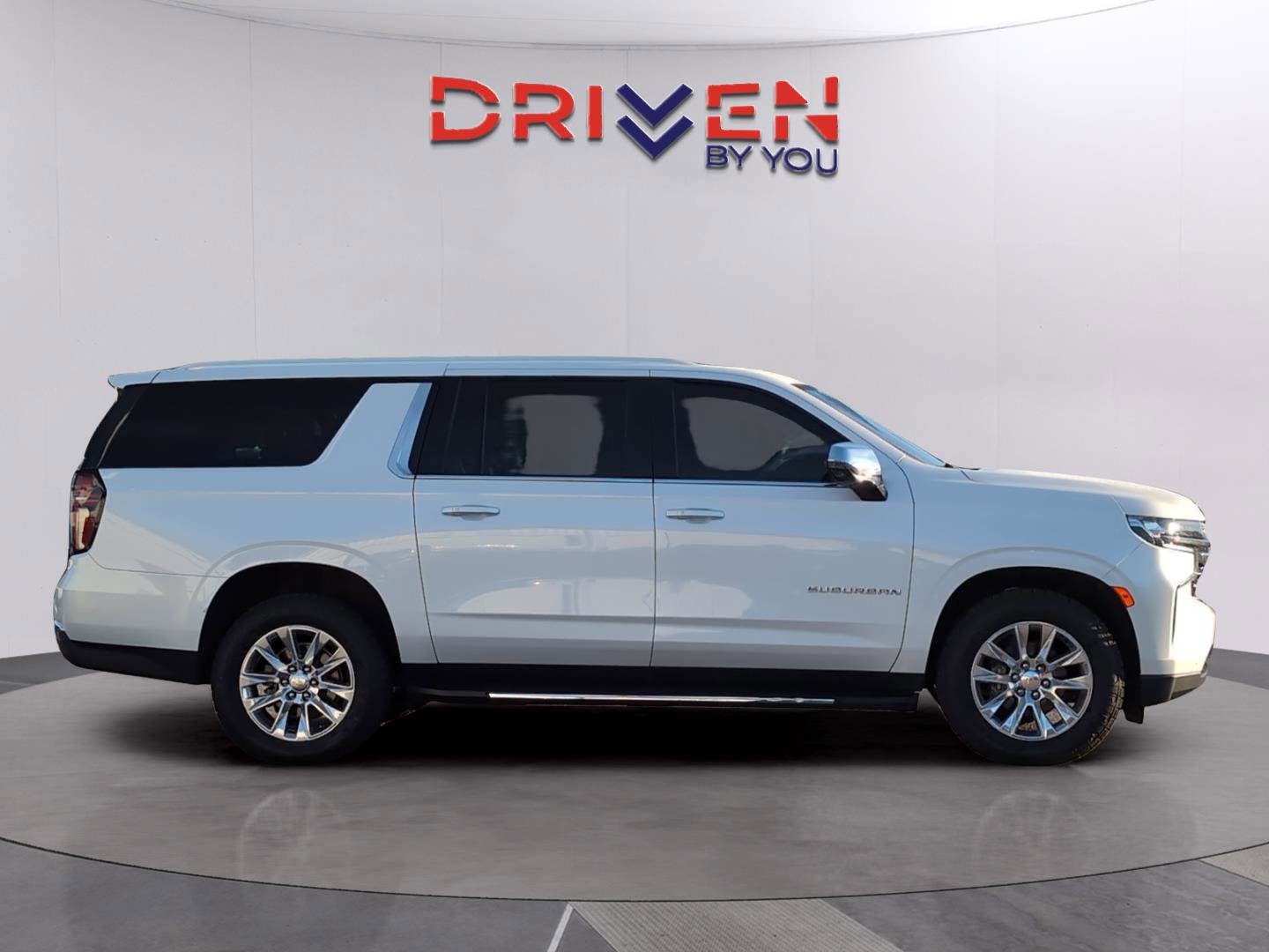 Used 2023 Chevrolet Suburban Premier w/ Premium Package image 6