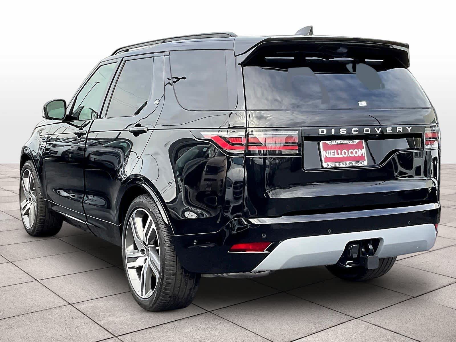 New 2025 Land Rover Discovery Metropolitan Edition AWD/4WD image 3