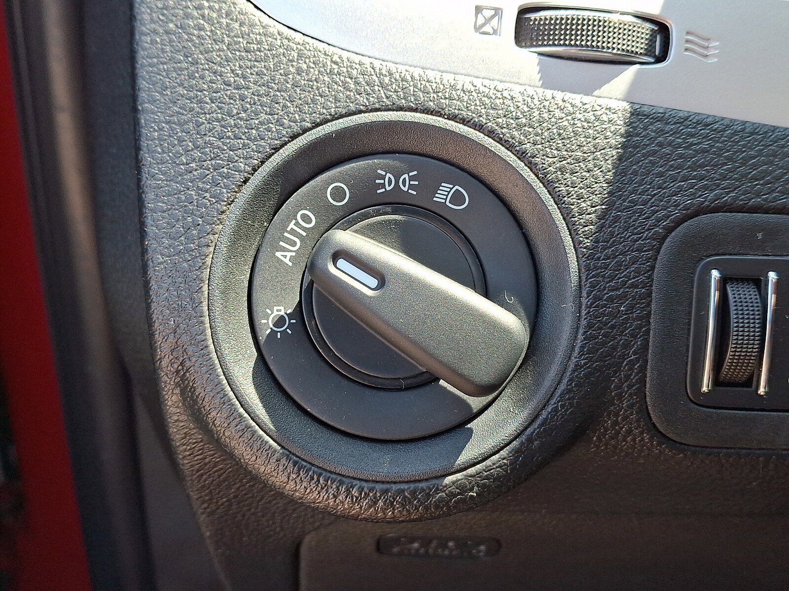 Used 2019 Dodge Journey SE FWD image 24