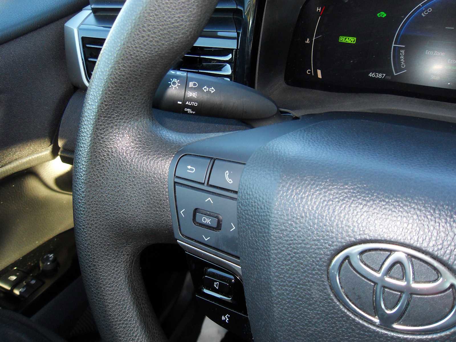 Used 2025 Toyota Camry LE image 43