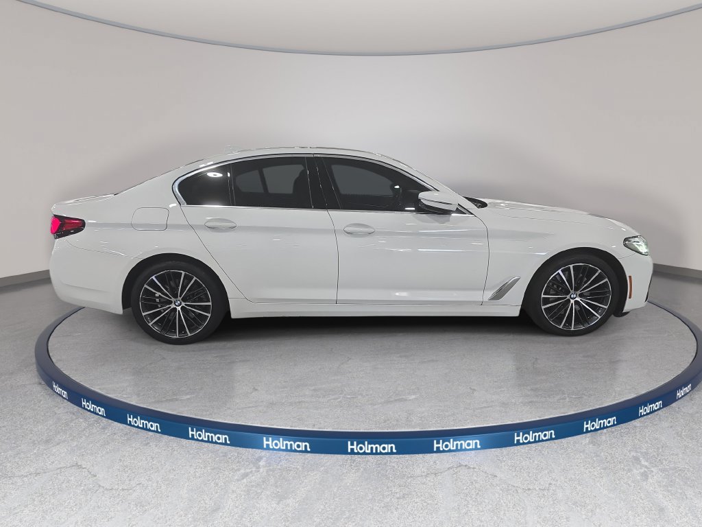 Certified 2023 BMW 530i xDrive w/ Premium Package AWD/4WD image 4