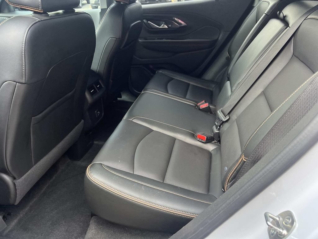 Used 2024 GMC Terrain AT4 w/ Tech Package AWD/4WD image 11