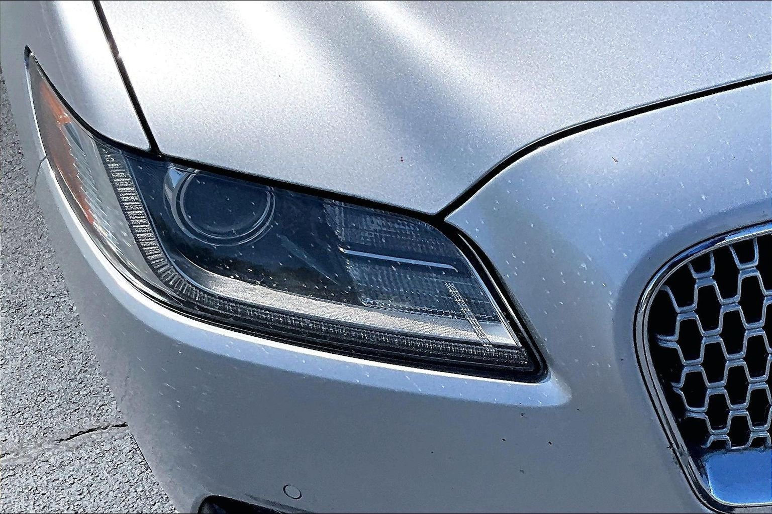 Used 2017 Lincoln Continental Reserve FWD image 30