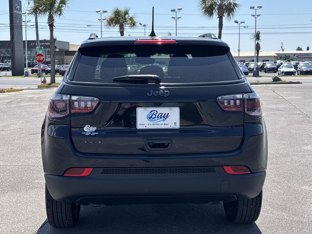 New 2026 Jeep Compass Latitude image 4