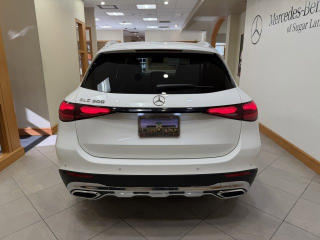 Used 2025 Mercedes-Benz GLC 300 image 4