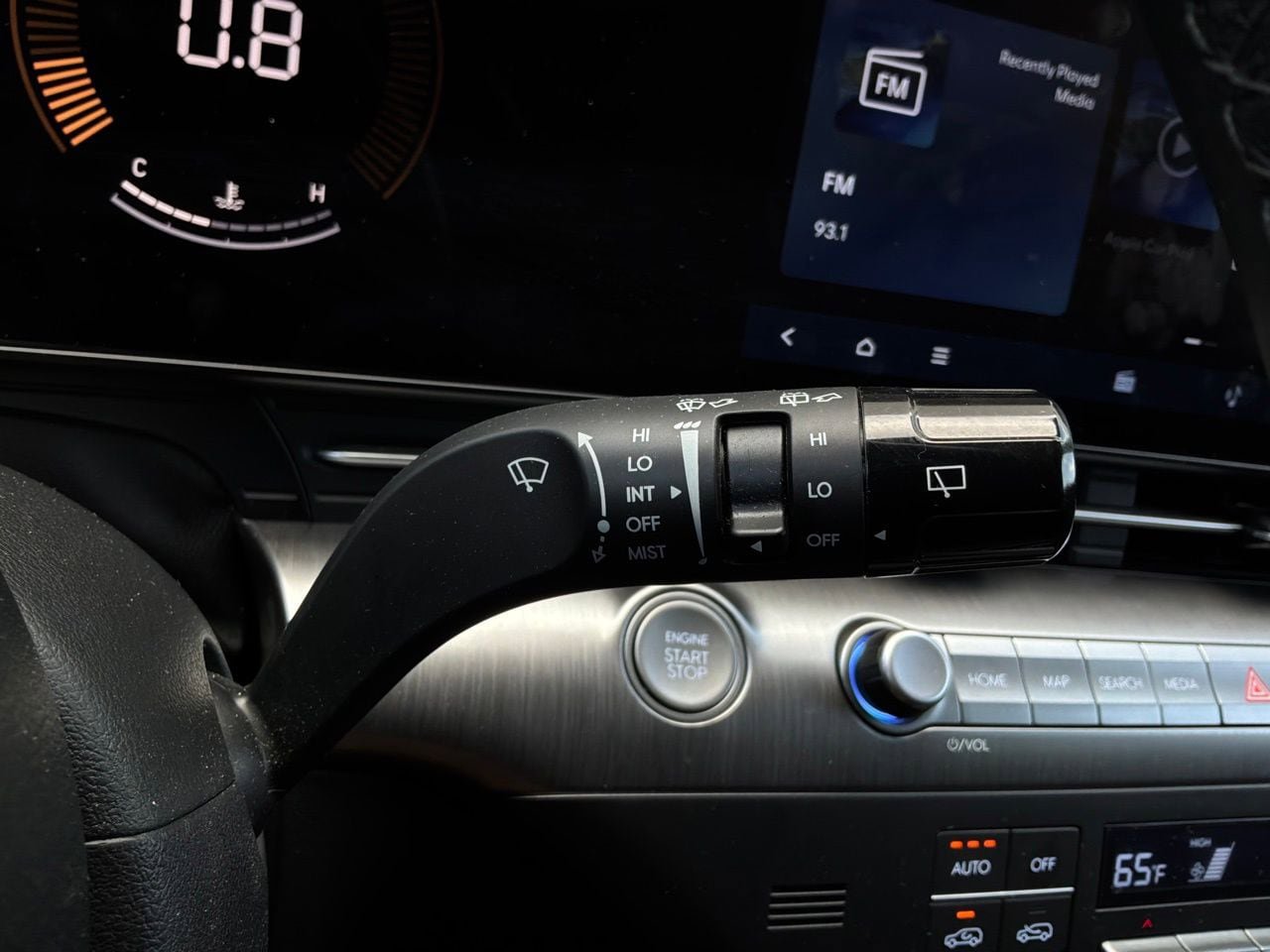 Used 2025 Hyundai Kona SEL FWD image 36