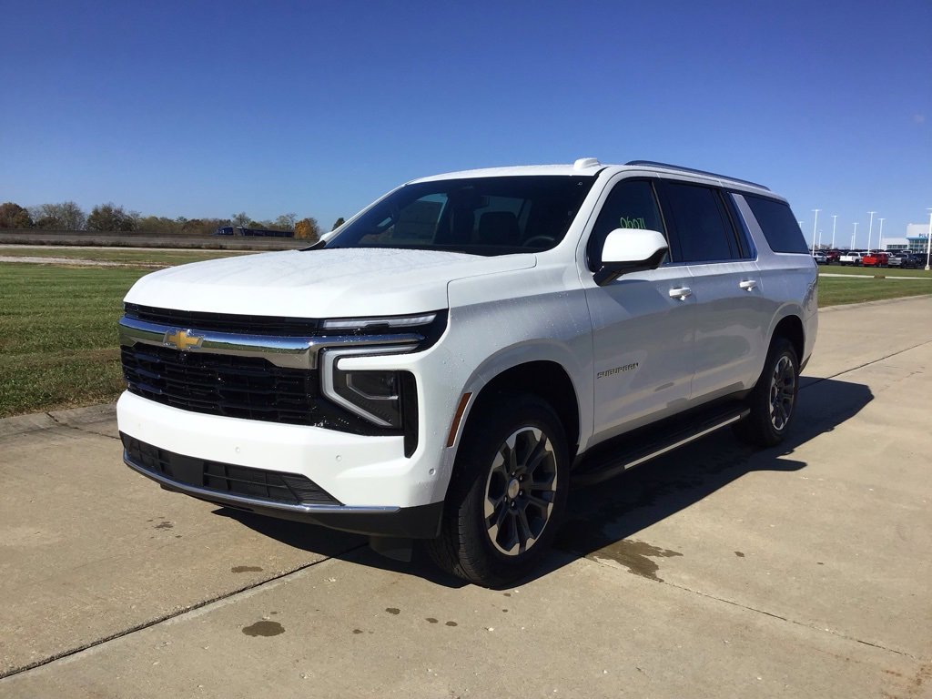 New 2026 Chevrolet Suburban LS image 9