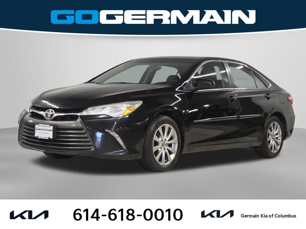 Used 2017 Toyota Camry XLE FWD image 1