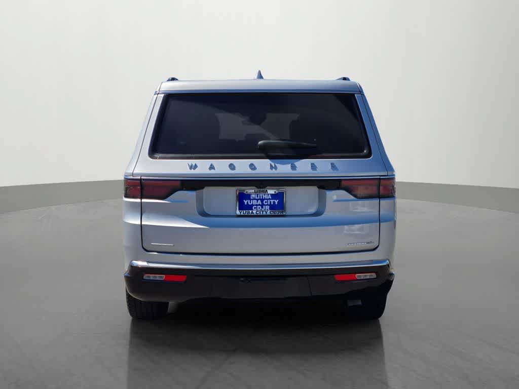 Used 2023 Jeep Wagoneer L Series II AWD/4WD image 5