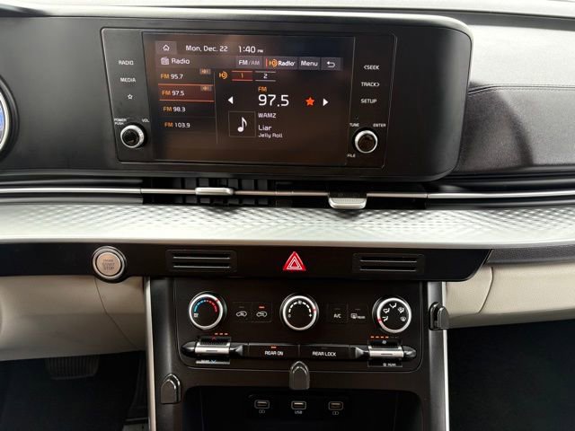 Certified 2023 Kia Carnival LX image 16