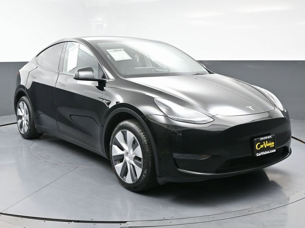 Used 2023 Tesla Model Y Long Range image 2