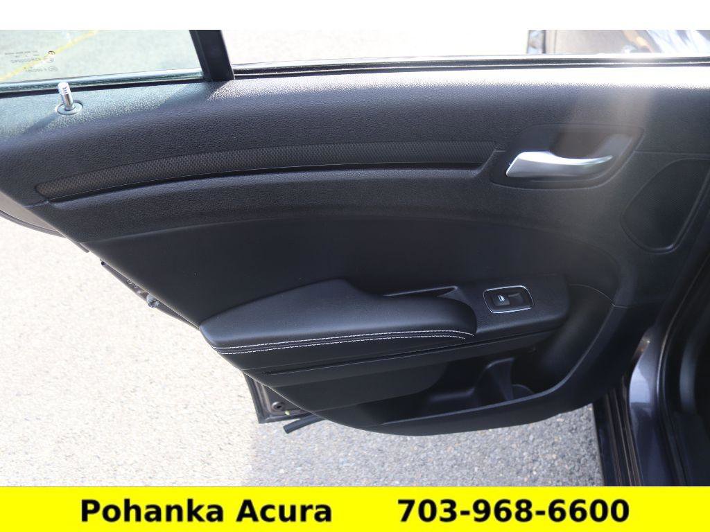Used 2014 Chrysler 300 S image 25