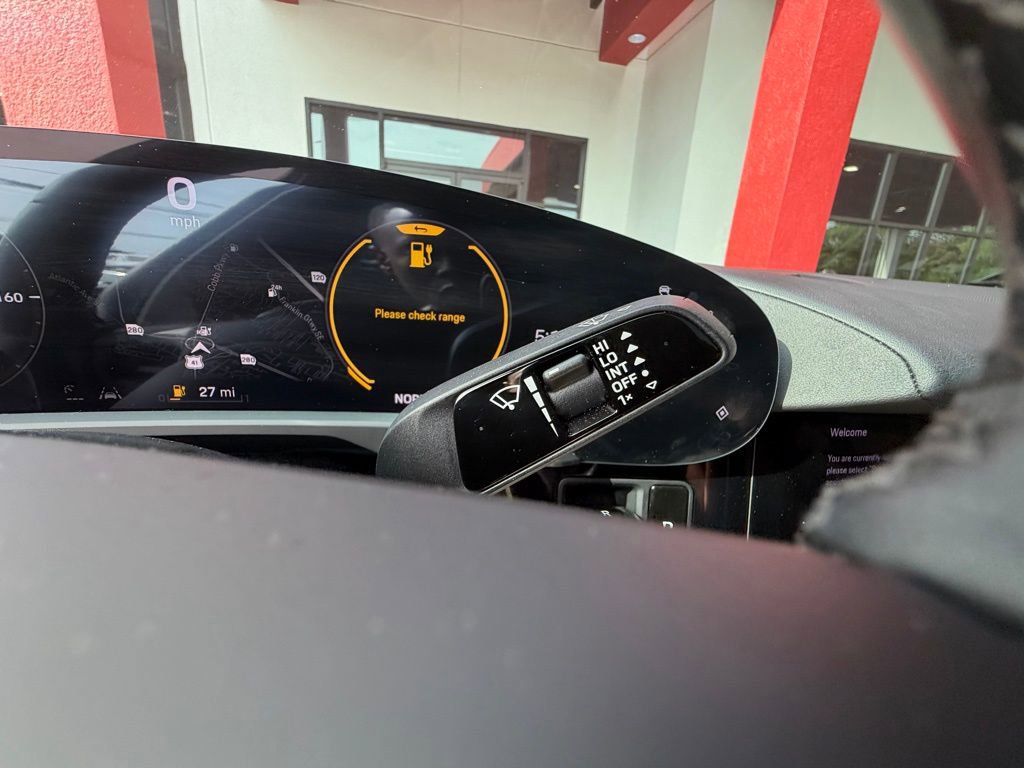 Used 2022 Porsche Taycan image 17