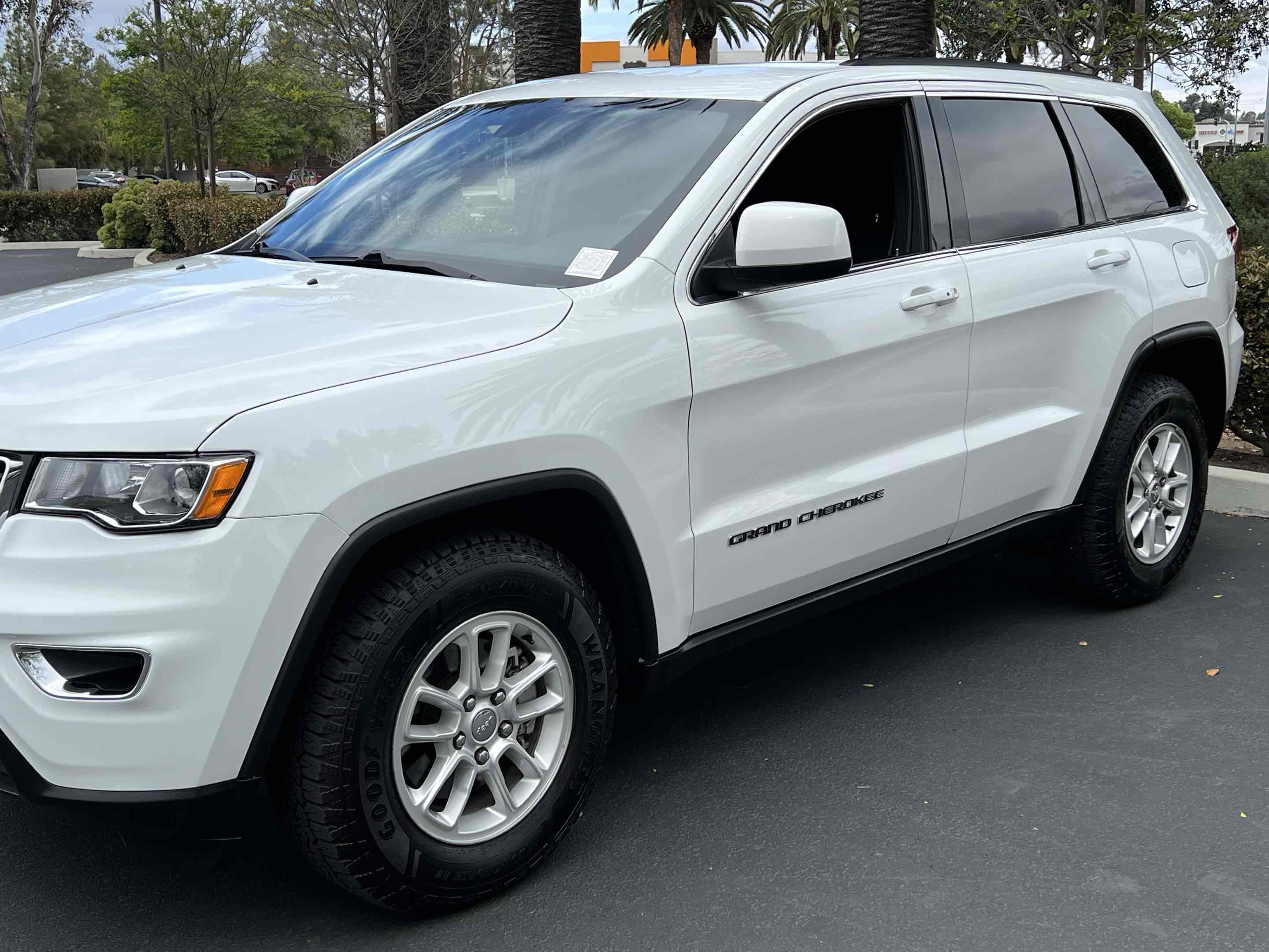 Used 2020 Jeep Grand Cherokee Laredo image 81