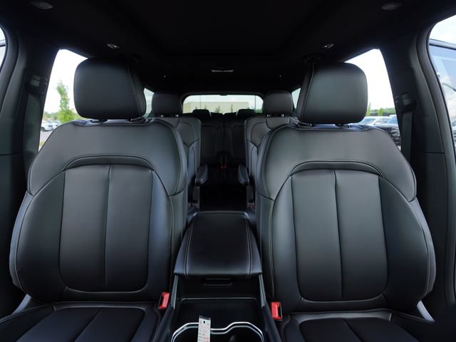 New 2026 Jeep Grand Cherokee L Limited w/ Limited Altitude Package AWD/4WD image 34