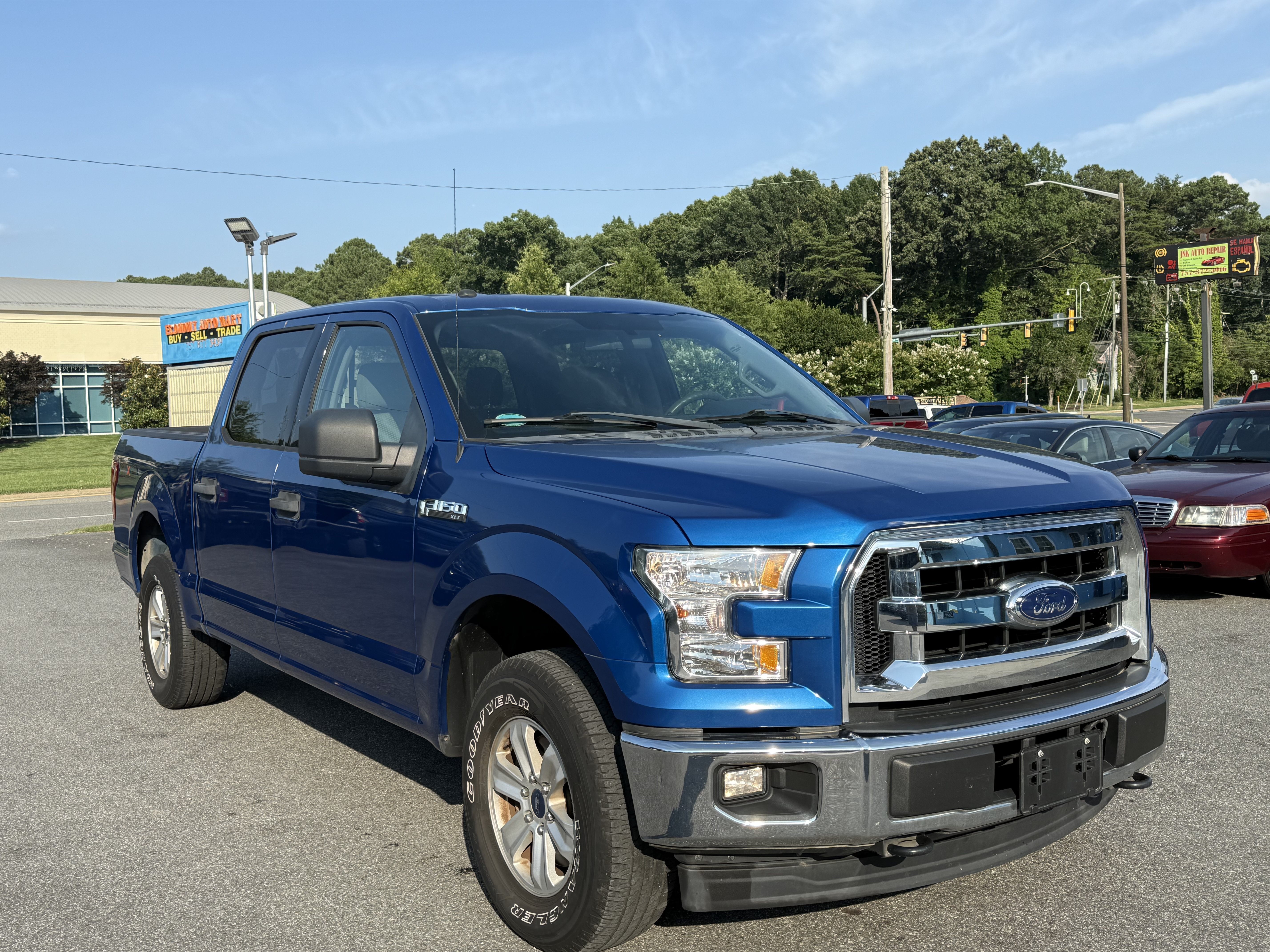 Used 2017 Ford F150 XLT w/ Trailer Tow Package AWD/4WD image 3