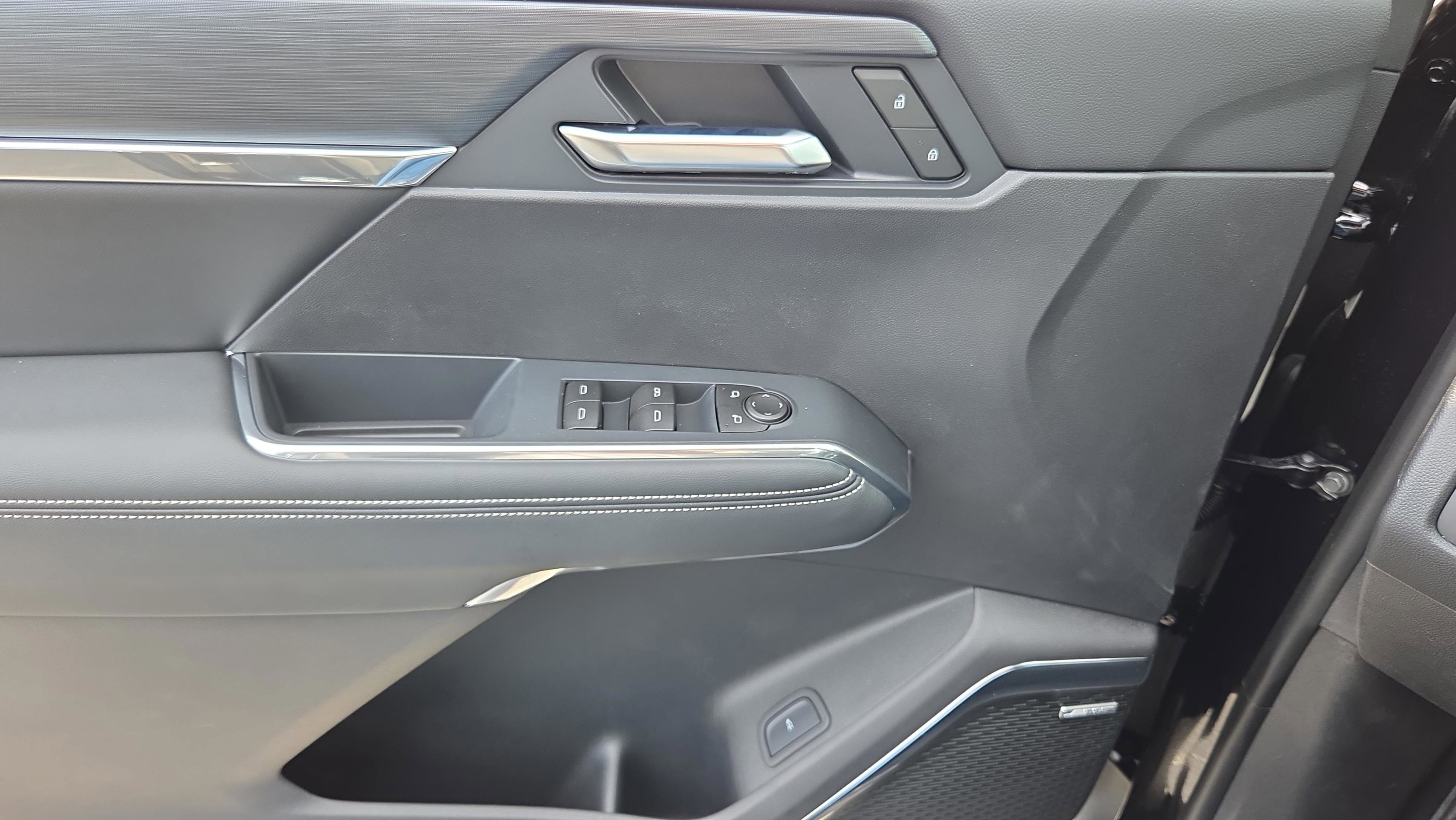 New 2026 GMC Acadia Elevation w/ Black Edition FWD image 32