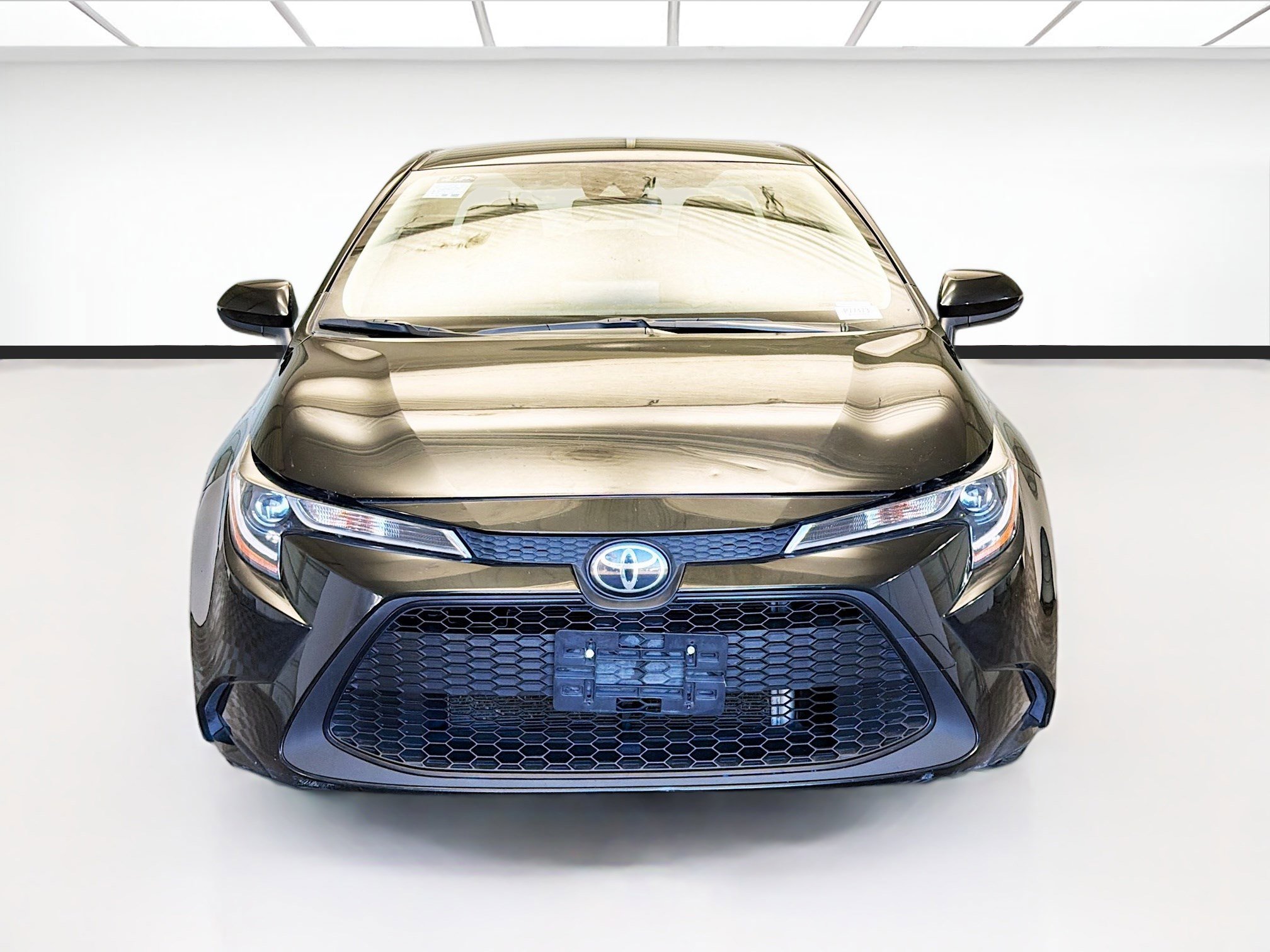 Used 2022 Toyota Corolla LE image 2