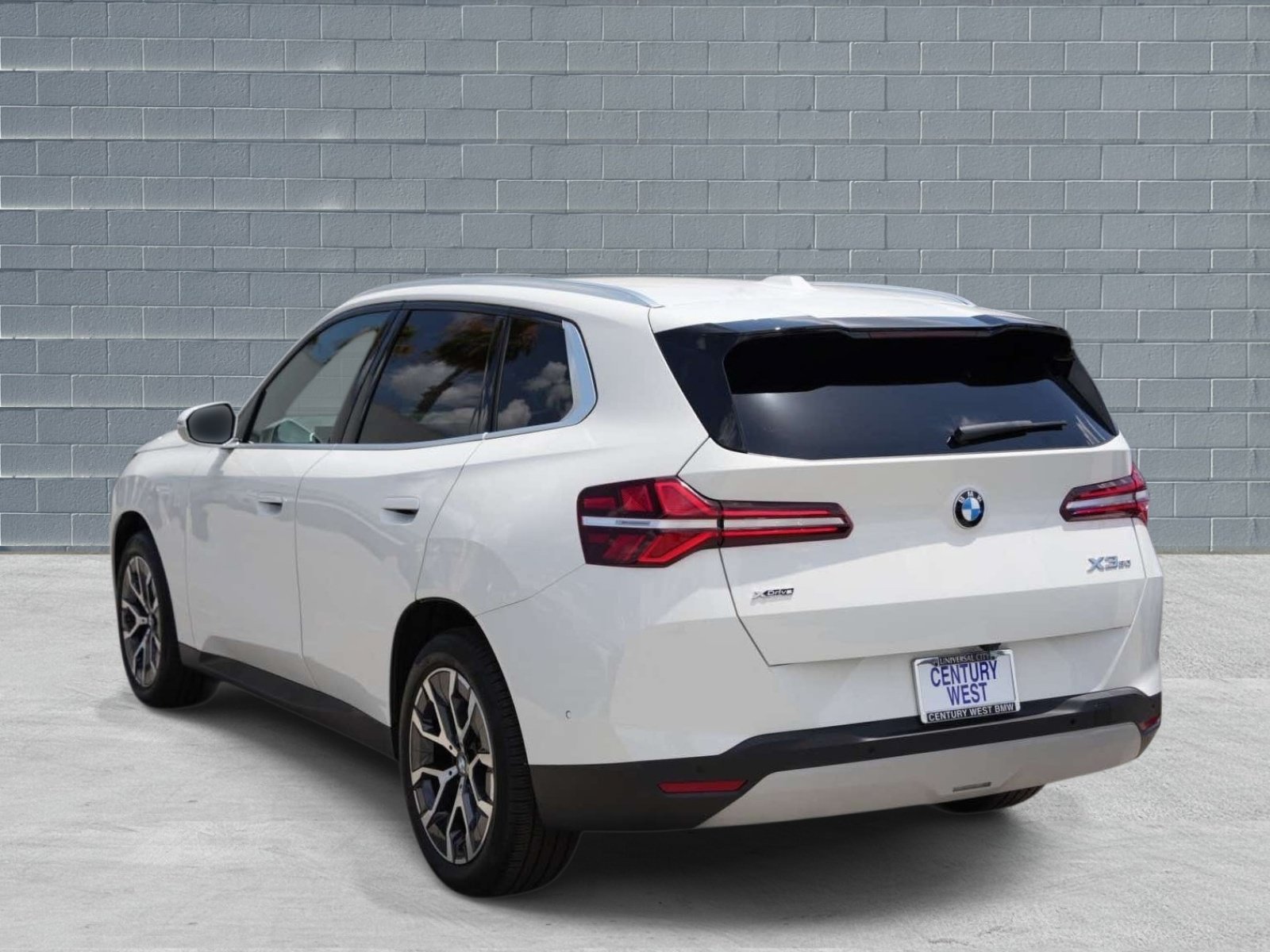 Used 2026 BMW X3 xDrive30i w/ Convenience Package AWD/4WD image 3