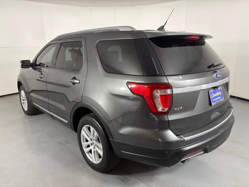 Used 2018 Ford Explorer XLT w/ Equipment Group 201A AWD/4WD image 6