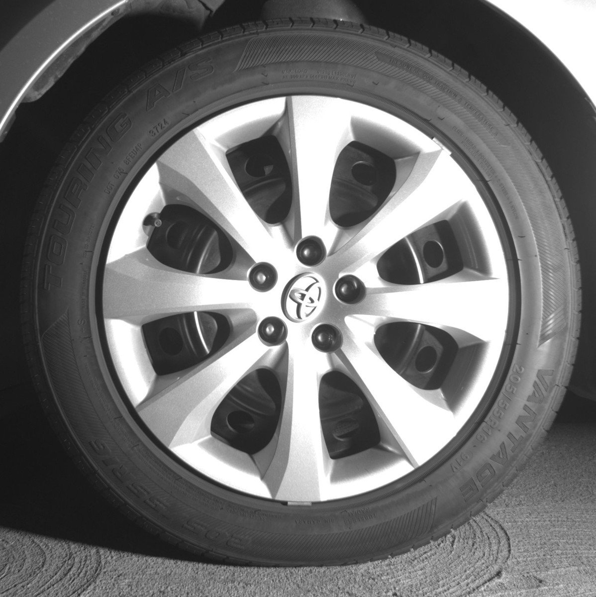 Used 2025 Toyota Corolla LE FWD image 12