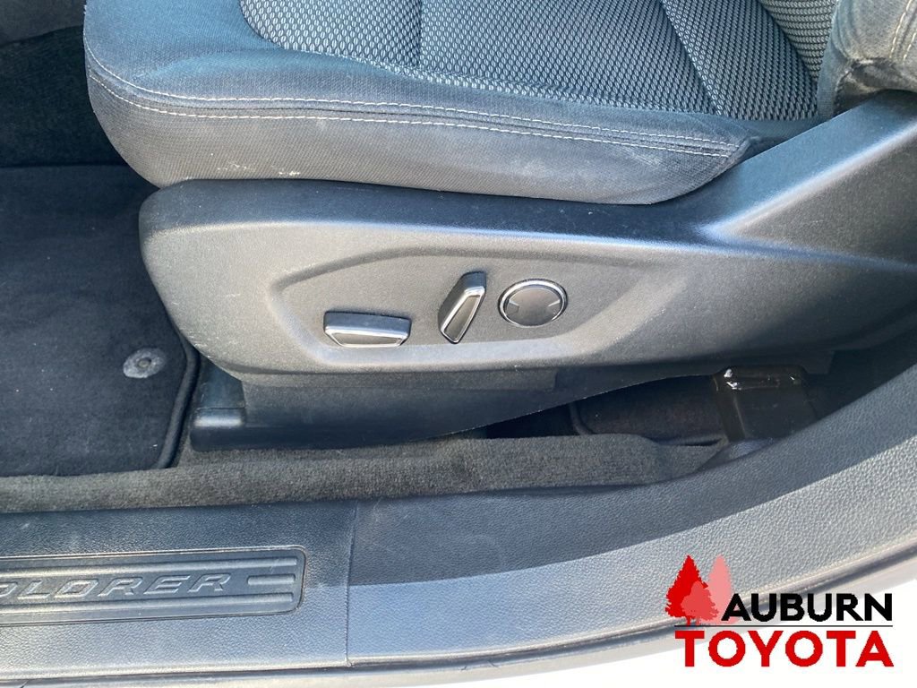 Used 2018 Ford Explorer XLT w/ Equipment Group 201A FWD image 35