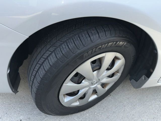 Used 2009 Toyota Corolla LE FWD image 2