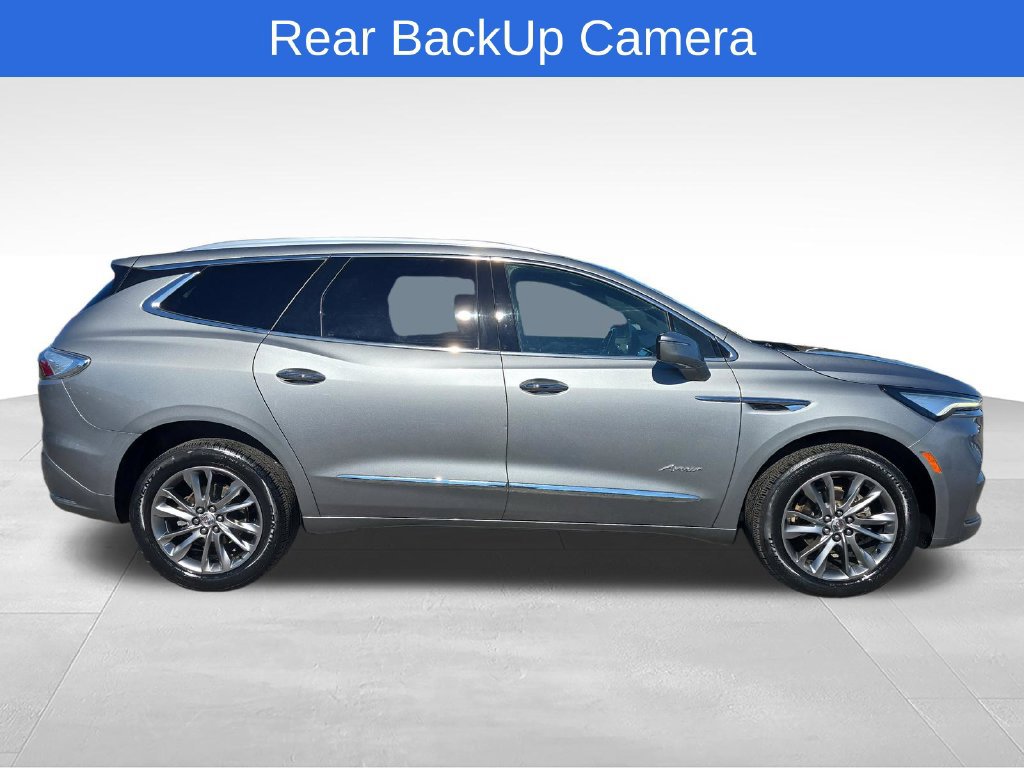Used 2023 Buick Enclave Avenir AWD/4WD image 7