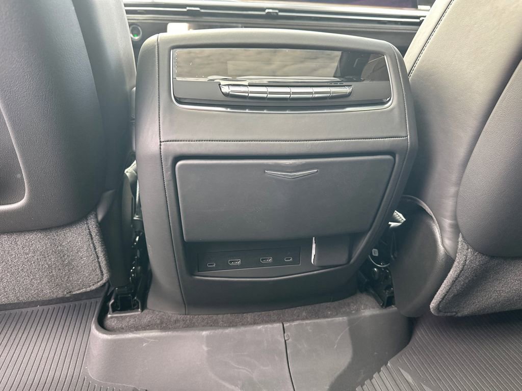 New 2026 Cadillac Escalade ESV Platinum Sport w/ LPO, ONYX Package image 23