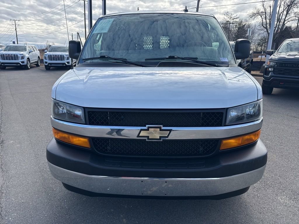 Used 2024 Chevrolet Express 2500 w/ Driver Convenience Package RWD image 8