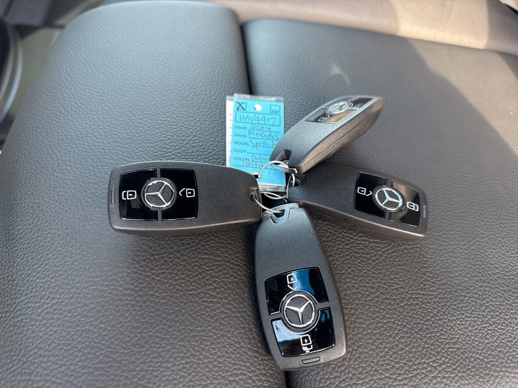 Used 2024 Mercedes-Benz eSprinter 170 Cargo image 27