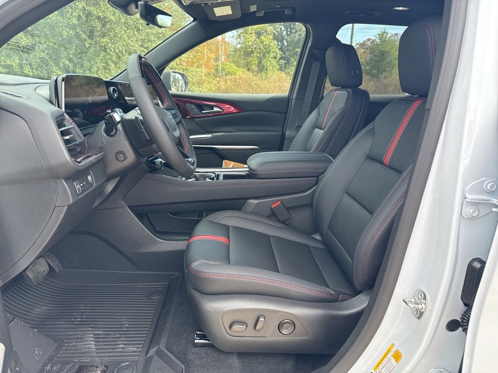New 2026 Chevrolet Traverse RS w/ LPO, Floor Liner Package image 12