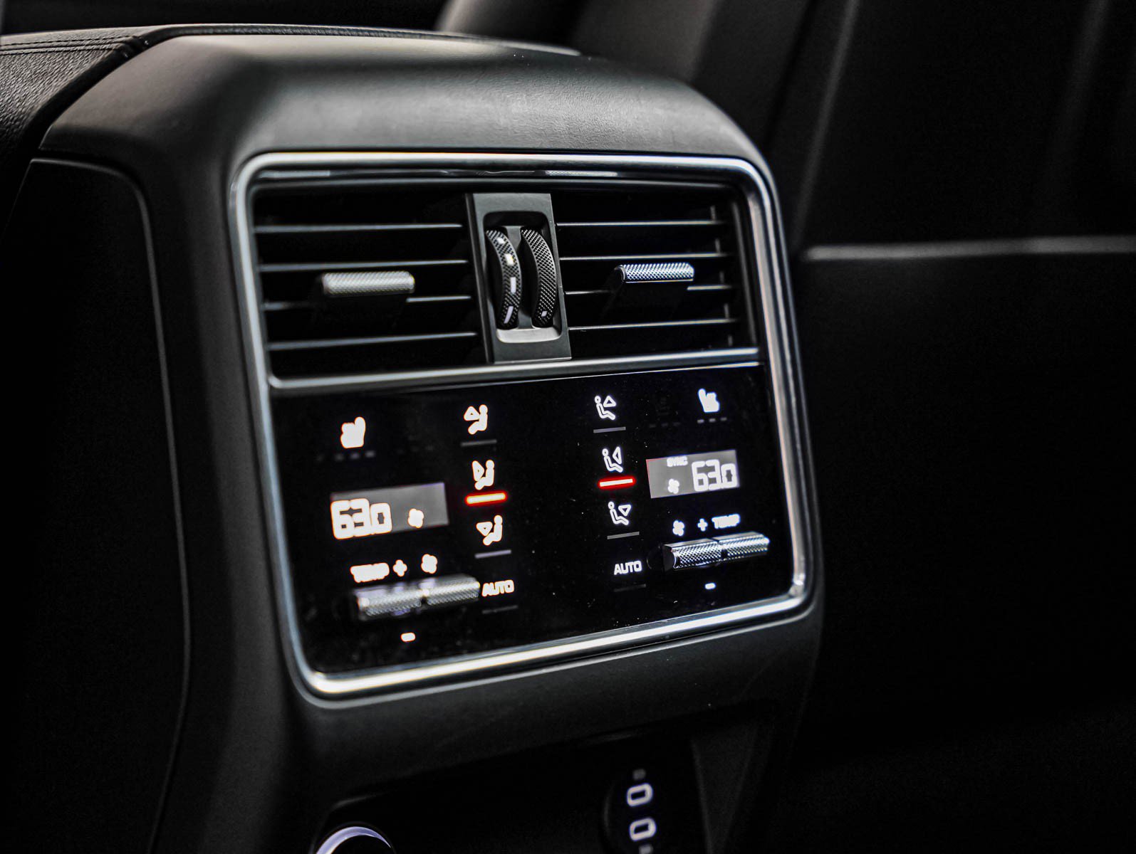 Certified 2023 Porsche Cayenne S Platinum AWD/4WD image 30