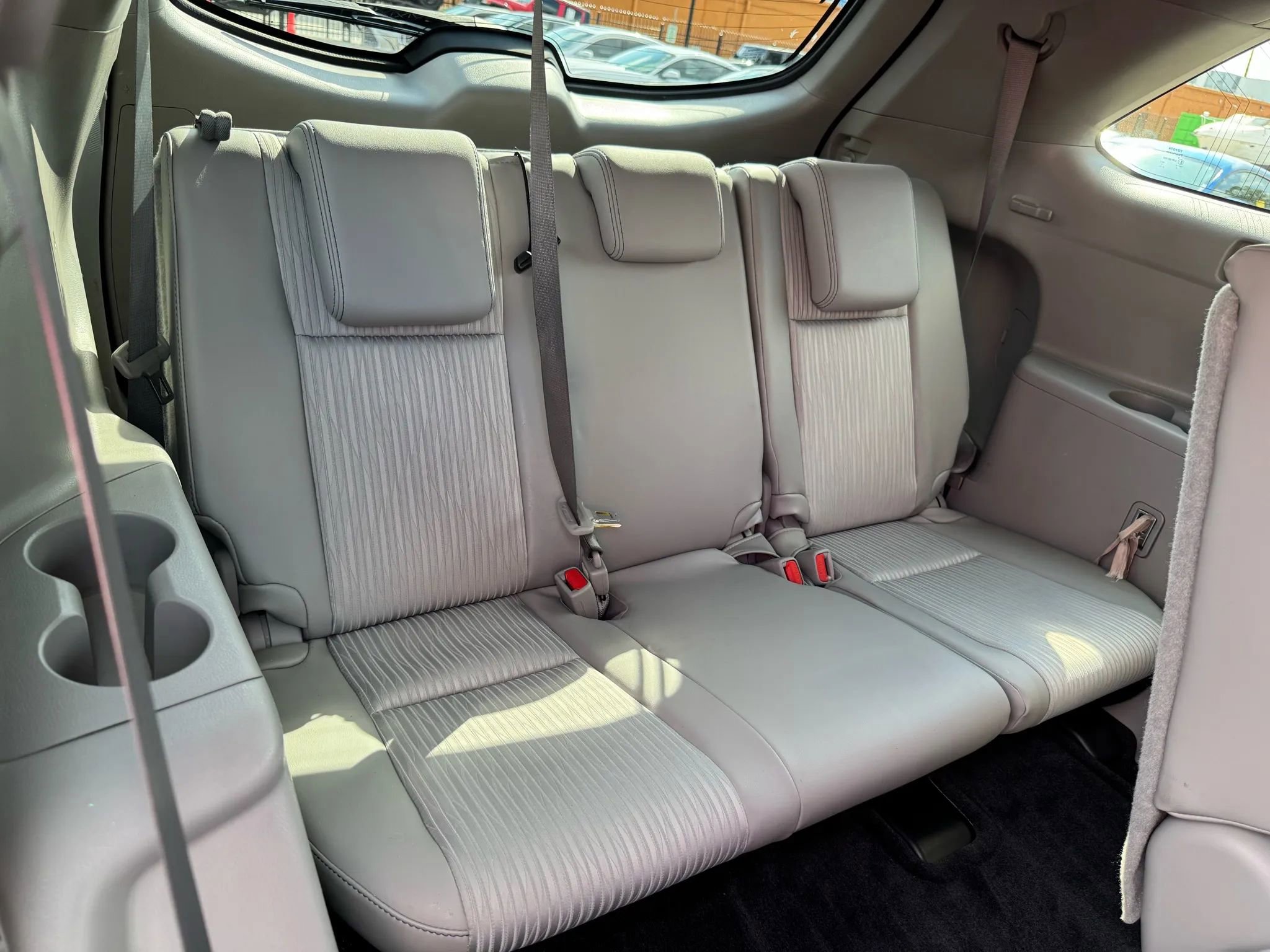 Used 2015 Toyota Highlander LE image 25