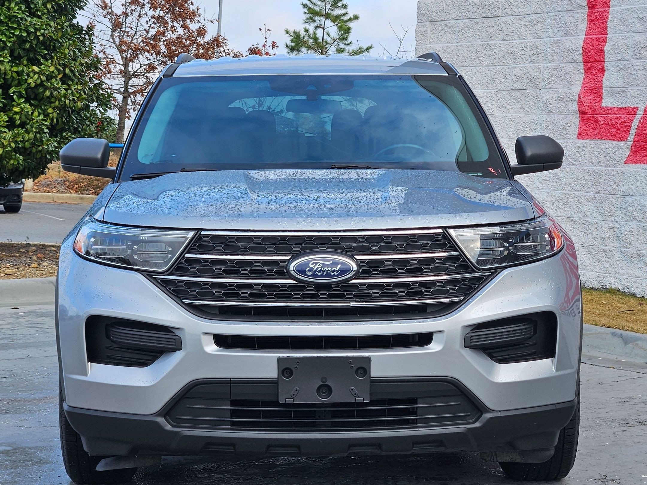 Used 2022 Ford Explorer XLT image 2