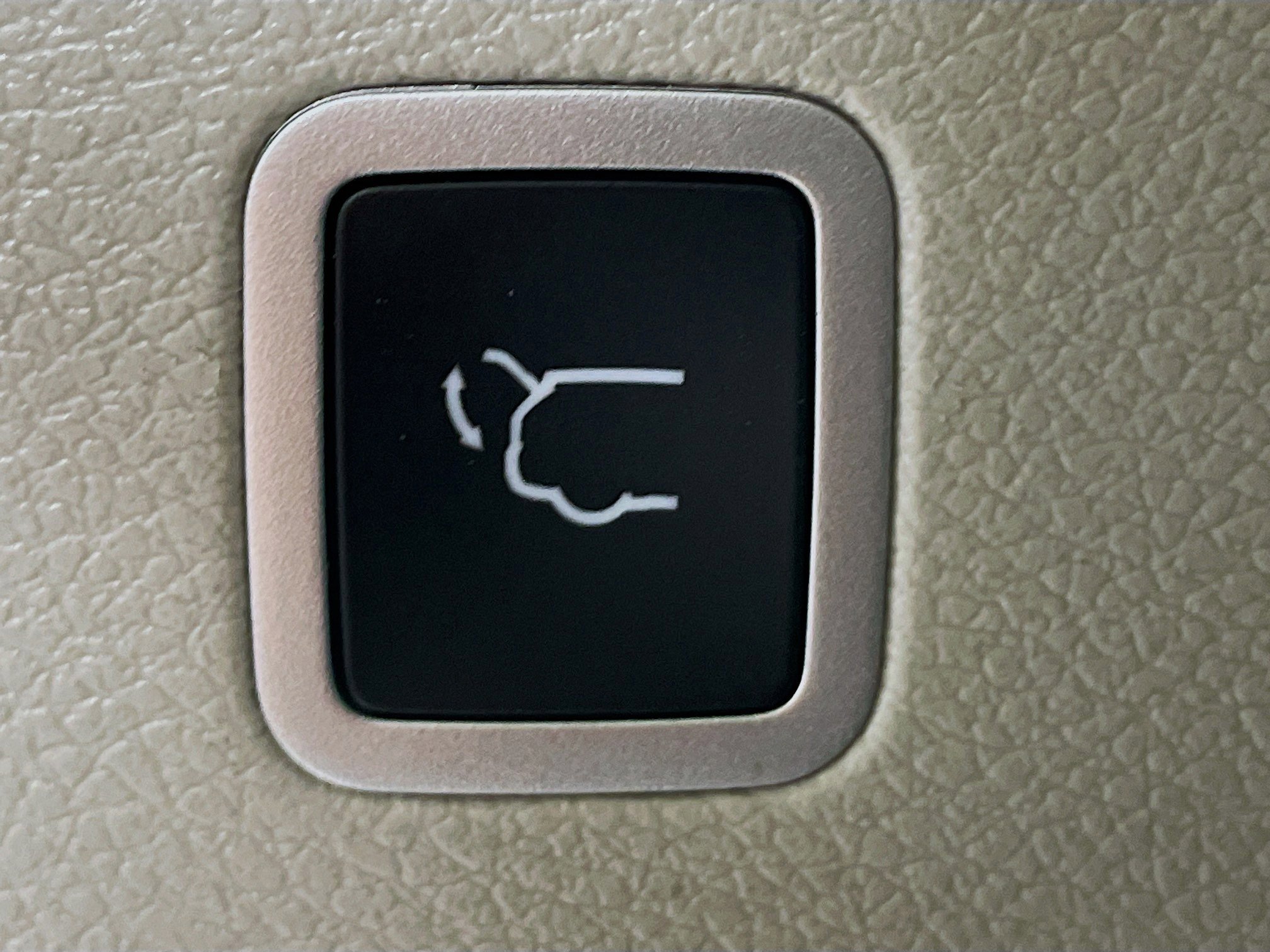 Used 2024 Chrysler Pacifica Touring-L image 29