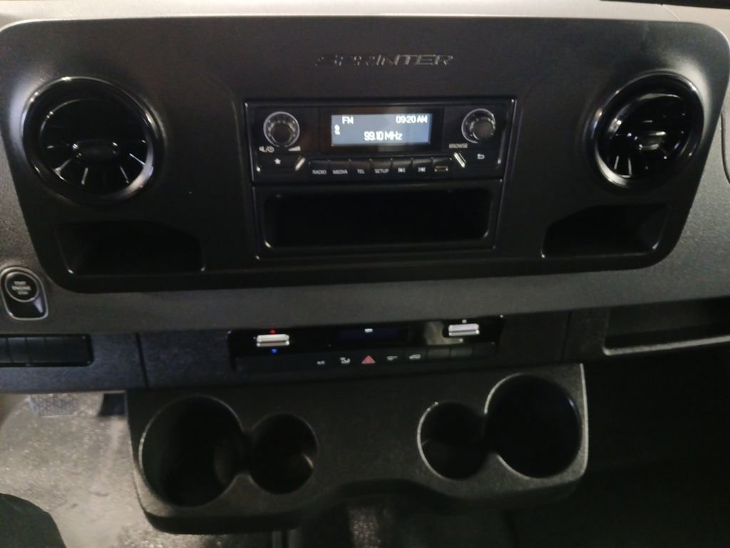 Used 2021 Mercedes-Benz Sprinter 2500 image 8